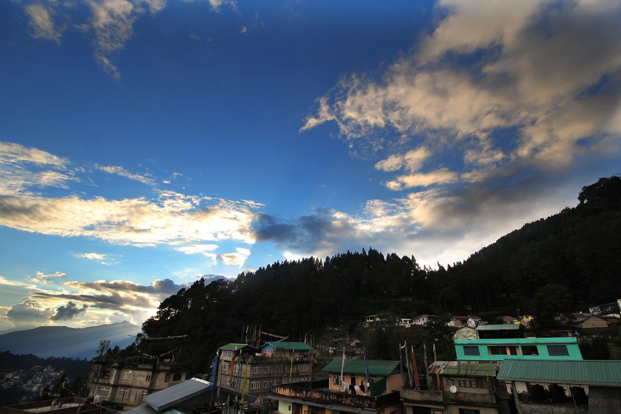 Hotel Tarayana Grand Gangtok Exterior photo